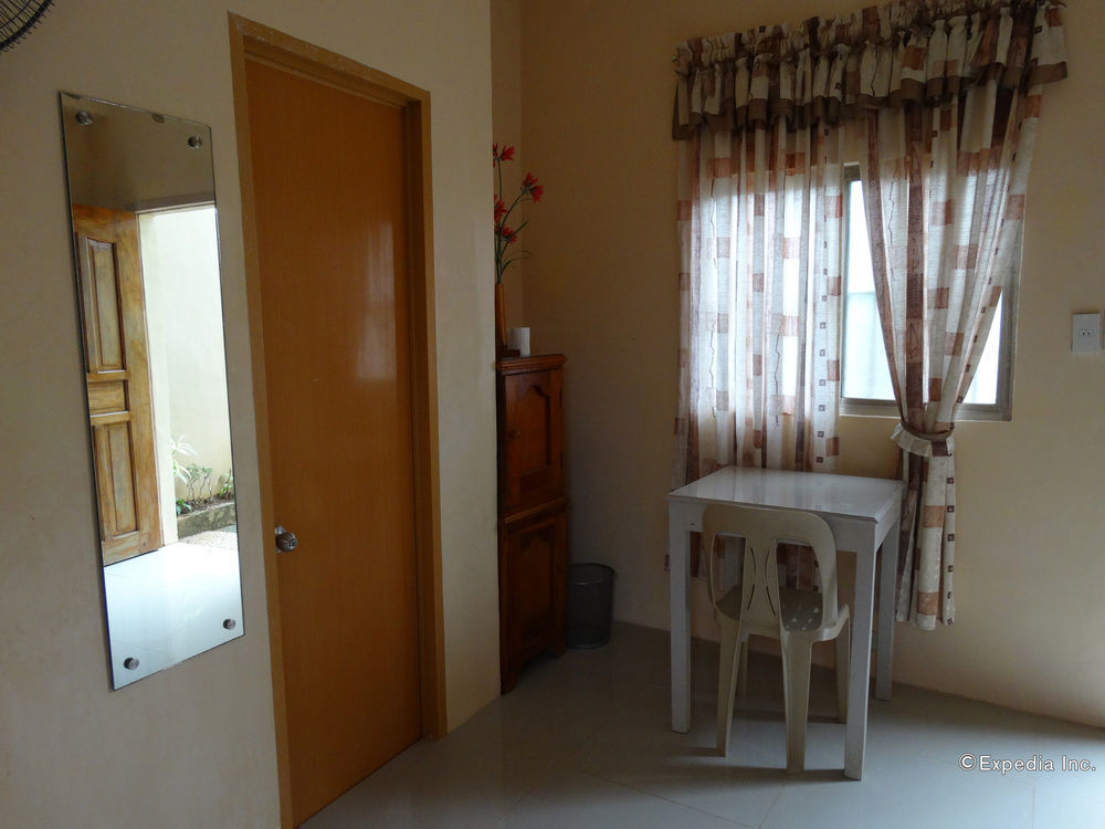 Las Residencias Bed And Breakfast Puerto Princesa Ngoại thất bức ảnh